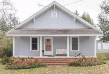 Main picture of 105 W 7th Ave