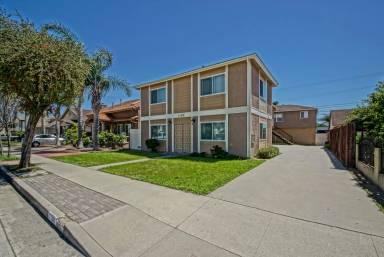 Main picture of 1138 W 164th St