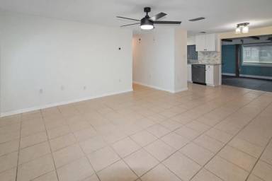 Main picture of 401 Circlewood Dr