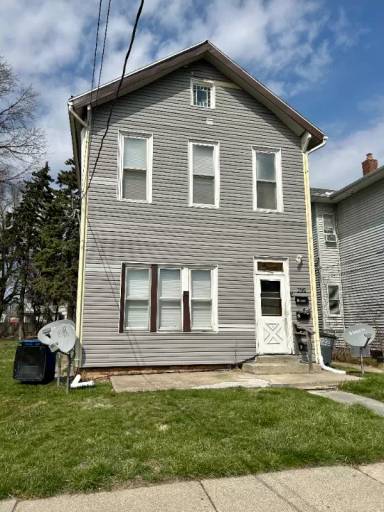 Main picture of 674 Walbridge Ave