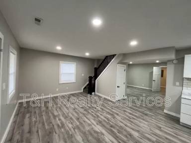 Main picture of 401 Trowbridge St