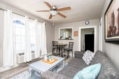 Main picture of 717 Appianway St