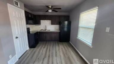Main picture of 2842 Cedar Cir