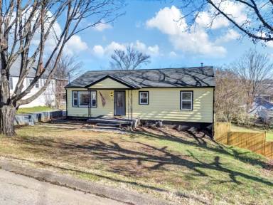 Main picture of 2113 Thomas Ave