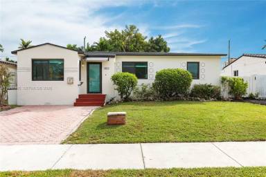 Main picture of 1951 SW 33rd Ave