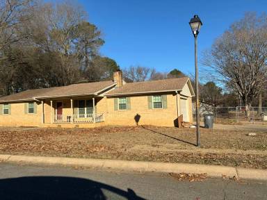 Main picture of 118 Cherokee Dr
