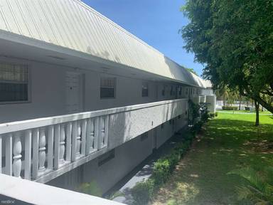 Main picture of Village Homes & Condos At Palmetto Bay