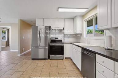 Main picture of 22347 SW Pine St