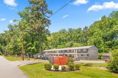 Main picture of Balfour Forest Apartments