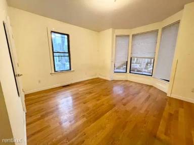 Main picture of 1568 Tremont St