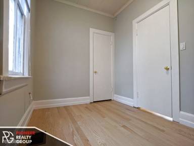 Main picture of 3059 N Leavitt St