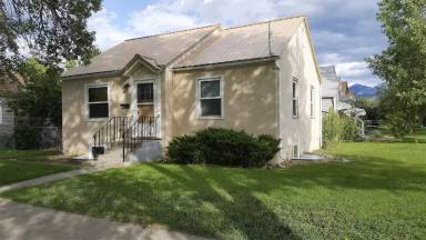Main picture of 1021 W Lewis St