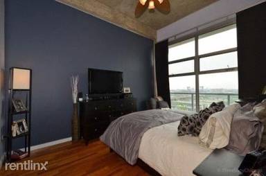 Main picture of 1620 S Michigan Ave Apartments