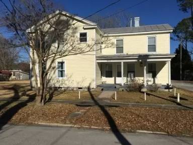 Main picture of 802 N B St
