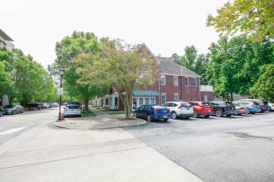 Main picture of 179 Herman Melville Ave