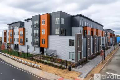 Main picture of 585 Sayre Ave