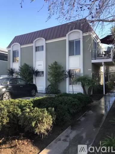 Main picture of 1445 Essex St