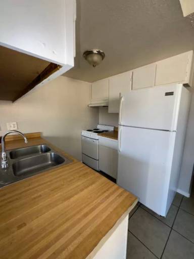 Main picture of 916 San Pedro Dr SE