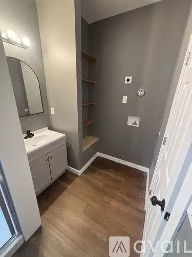 Main picture of 641 Broadway