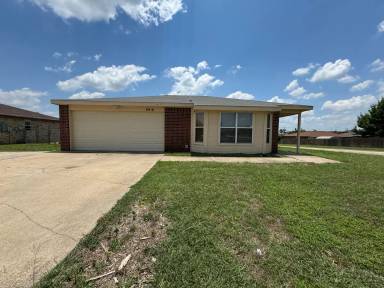 Main picture of 2907 Thoroughbred Dr
