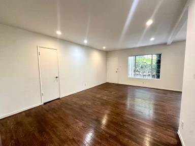 Main picture of 3419 Club Dr