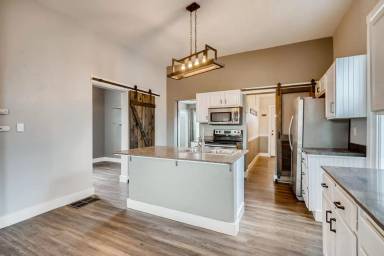 Main picture of 4448 Logan St