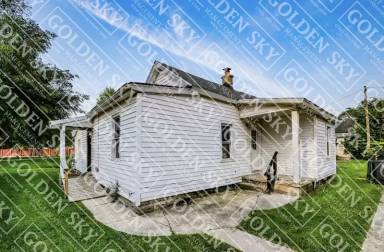 Main picture of 1419 W 16th St