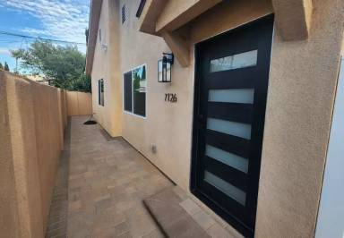 Main picture of 7126 Van Nuys Blvd