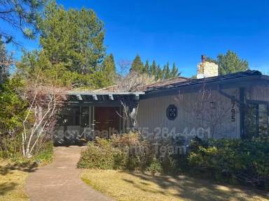 Main picture of 2795 Lake Ridge Shrs W