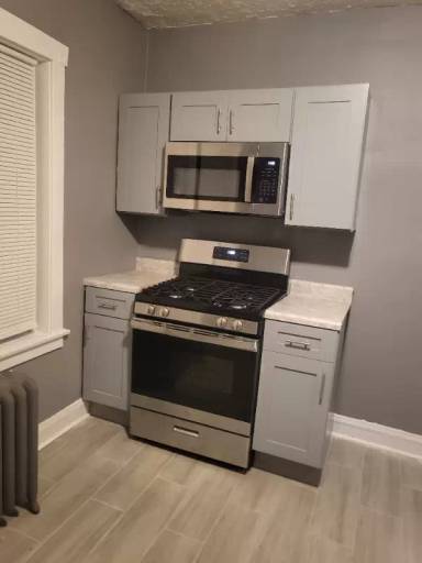 Main picture of 8936 S Ashland Ave