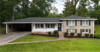 Main picture of 3925 Chicamauga Dr NE