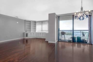 Main picture of 1328 Harmon Cove Tower