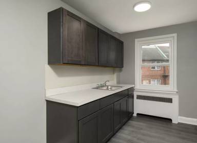 Main picture of 4925 Saul St