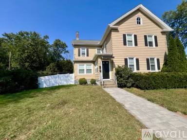 Main picture of 352 Summer St