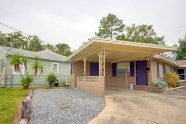 Main picture of 205 E Esther St