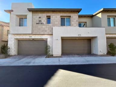Main picture of 600 N Carriage Hl Dr