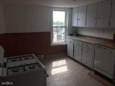 Main picture of 130 Franklin St