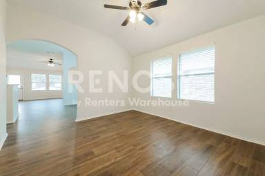 Main picture of 1096 Oakbrook St