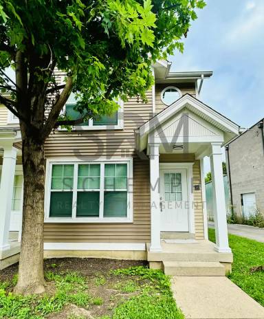 Main picture of 104 Weist Pl
