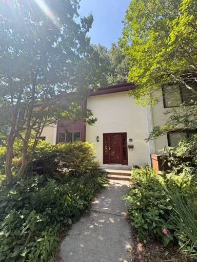 Main picture of 2071 Golf Course Dr