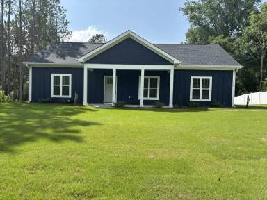 Main picture of 718 S Pleasant Coates Rd