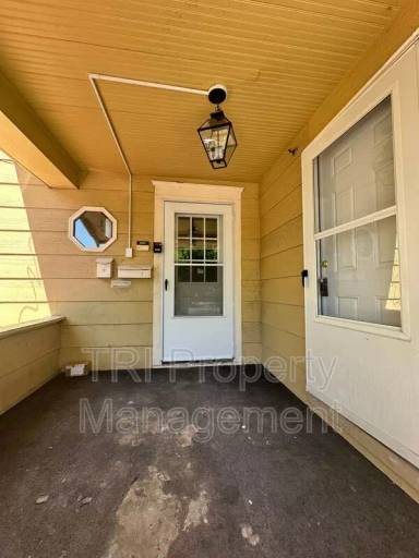 Main picture of 1605 11th Ave