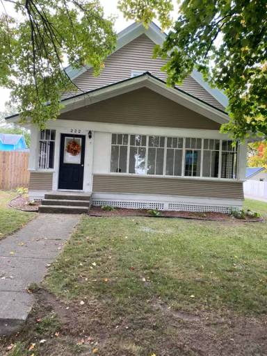 Main picture of 222 S 2 St