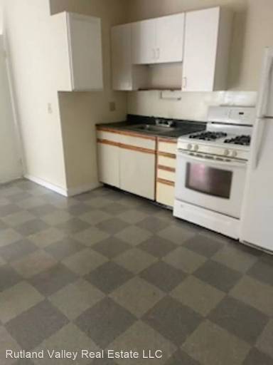 Main picture of 33 Woodstock Ave