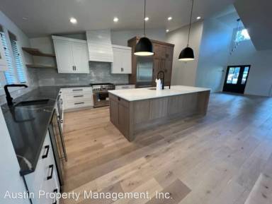 Main picture of 1930 NW Hill Point Dr