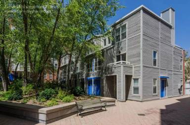 Main picture of 22 Chestnut St