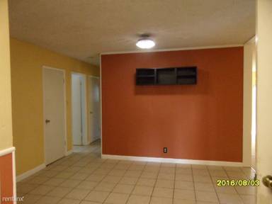 Main picture of 33767 Syracuse Ave