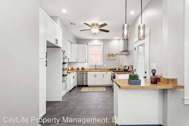 Main picture of 1416 Hamlin St