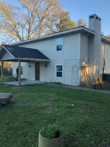 Main picture of 305 Oak Coulee Dr