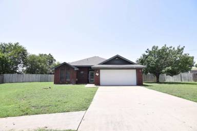 Main picture of 5107 Leaning Oak Cir